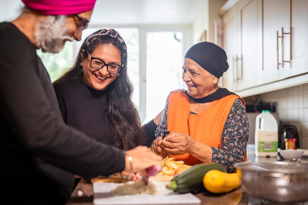Sikh kitchen volunteers 